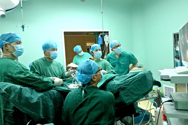 3 妇科微创尿失禁手术.jpg