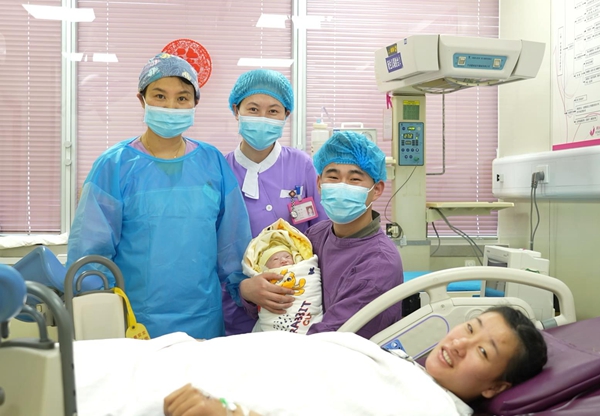 01 爱心迎接生命第一天.jpg